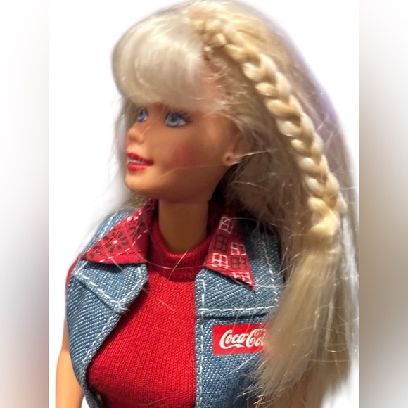 Coca-Cola Picnic Barbie 1997 - no box or accessories ( free with doll purchase) - Picture 7 of 10
